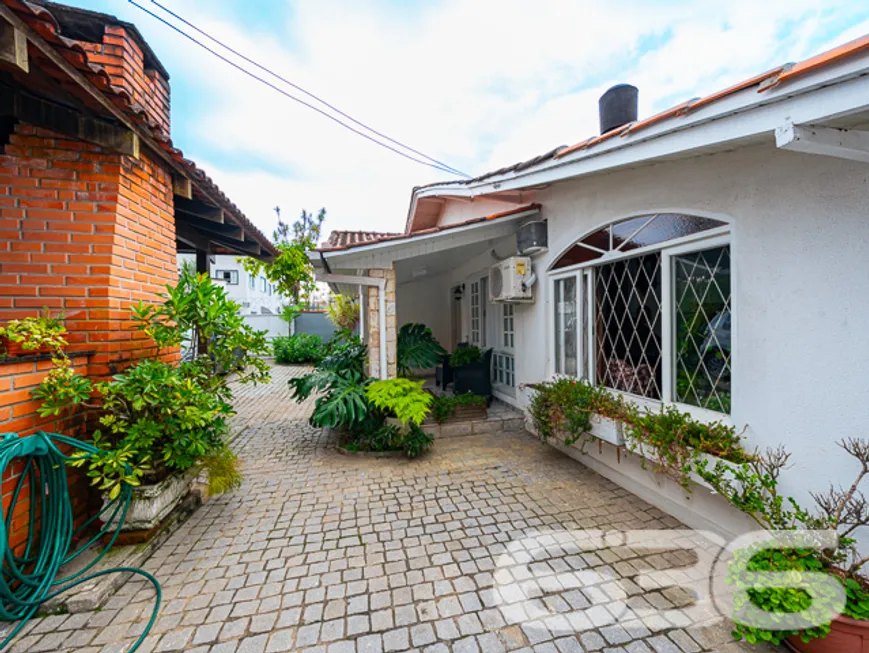 Foto 1 de Casa com 3 Quartos à venda, 145m² em Anita Garibaldi, Joinville