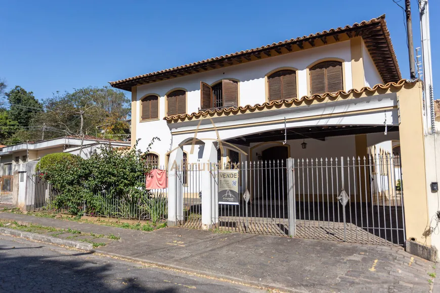 Foto 1 de Casa com 4 Quartos para venda ou aluguel, 298m² em Jardim Jussara, São Paulo