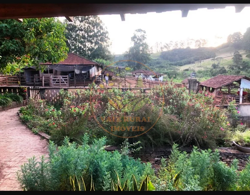 Foto 1 de Fazenda/Sítio com 5 Quartos à venda, 176m² em Centro, Barbacena