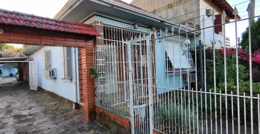 Foto 1 de Casa com 3 Quartos à venda, 242m² em Nonoai, Porto Alegre