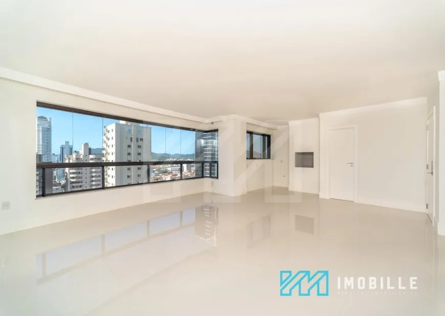 Foto 1 de Apartamento com 3 Quartos à venda, 127m² em Centro, Balneário Camboriú