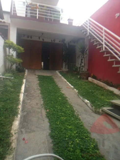 Foto 1 de Sobrado com 3 Quartos à venda, 220m² em Jardim Santa Rosa, Taboão da Serra