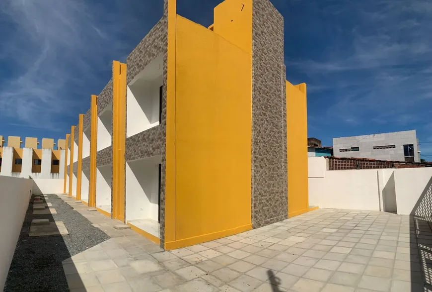 Foto 1 de Casa de Condomínio com 3 Quartos à venda, 79m² em Pau Amarelo, Paulista