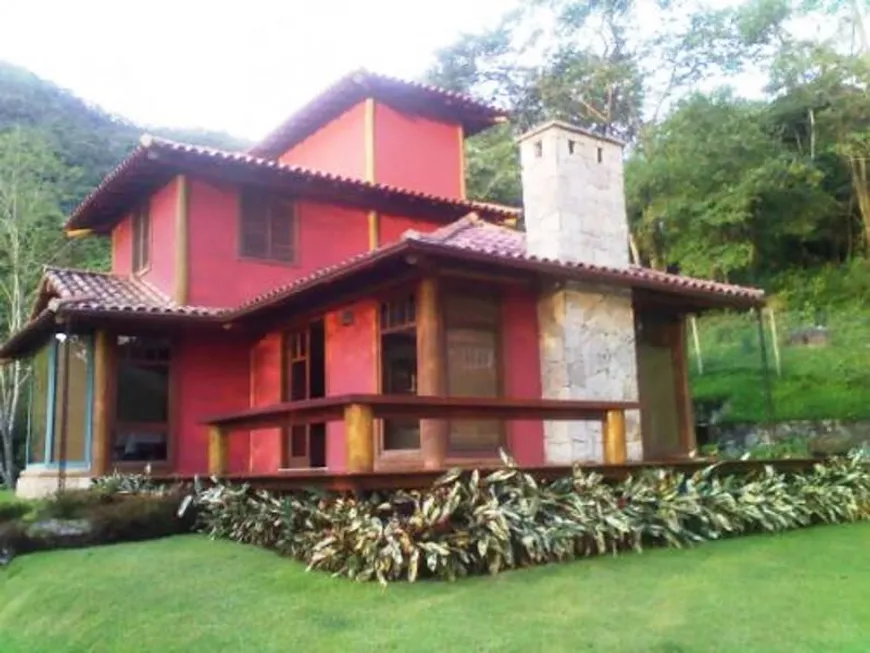 Foto 1 de Casa de Condomínio com 3 Quartos para alugar, 350m² em Secretário, Petrópolis