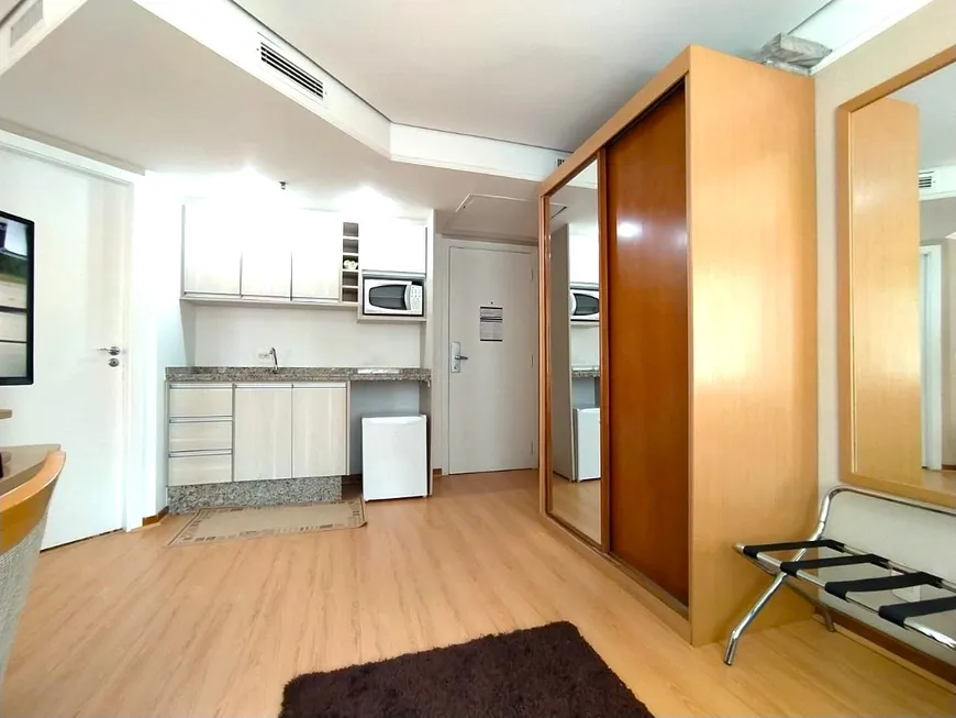 Foto 1 de Flat com 1 Quarto à venda, 30m² em Vila Olímpia, São Paulo