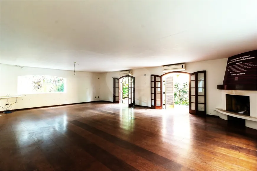 Foto 1 de Casa com 4 Quartos à venda, 600m² em Pinheiros, São Paulo