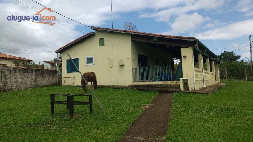 Foto 1 de Fazenda/Sítio com 2 Quartos à venda, 130m² em Borda da Mata, Caçapava