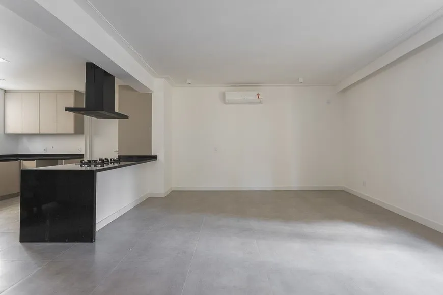 Foto 1 de Apartamento com 3 Quartos à venda, 209m² em Jardim Paulista, São Paulo
