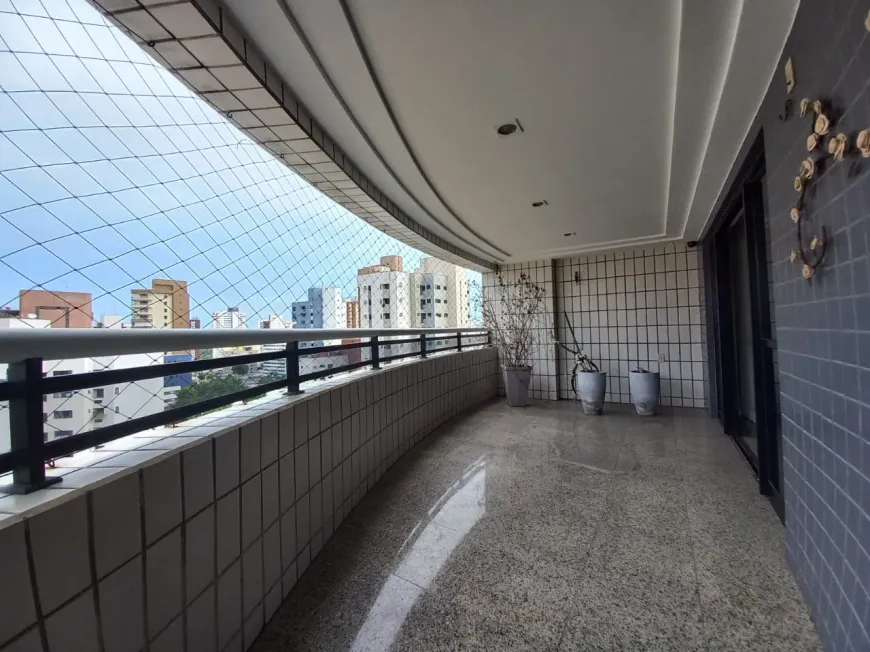Foto 1 de Apartamento com 4 Quartos à venda, 205m² em Meireles, Fortaleza