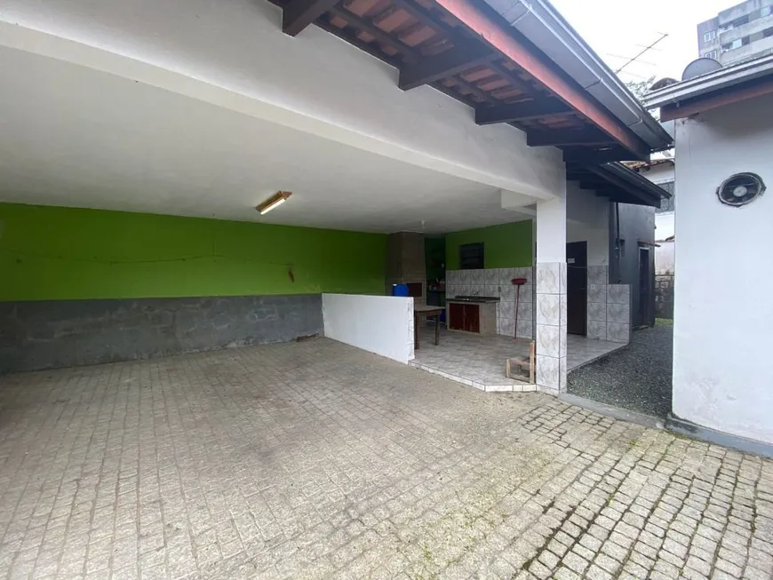 Foto 1 de Casa com 3 Quartos para alugar, 160m² em Anita Garibaldi, Joinville