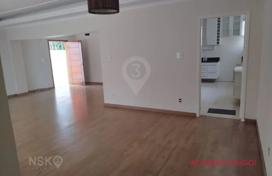 Foto 1 de Casa com 3 Quartos para alugar, 220m² em Granja Julieta, São Paulo