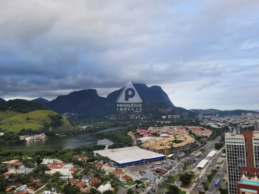 Foto 1 de Cobertura com 2 Quartos à venda, 72m² em Barra da Tijuca, Rio de Janeiro