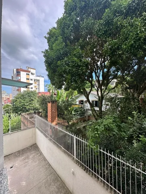 Foto 1 de Apartamento com 4 Quartos à venda, 117m² em Coqueiros, Florianópolis