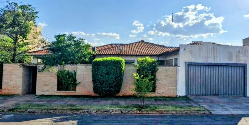 Foto 1 de Casa com 4 Quartos à venda, 450m² em Caranda Bosque, Campo Grande