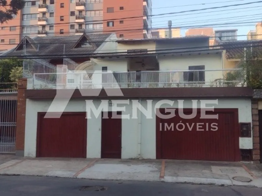 Foto 1 de Casa com 3 Quartos à venda, 400m² em Passo da Areia, Porto Alegre