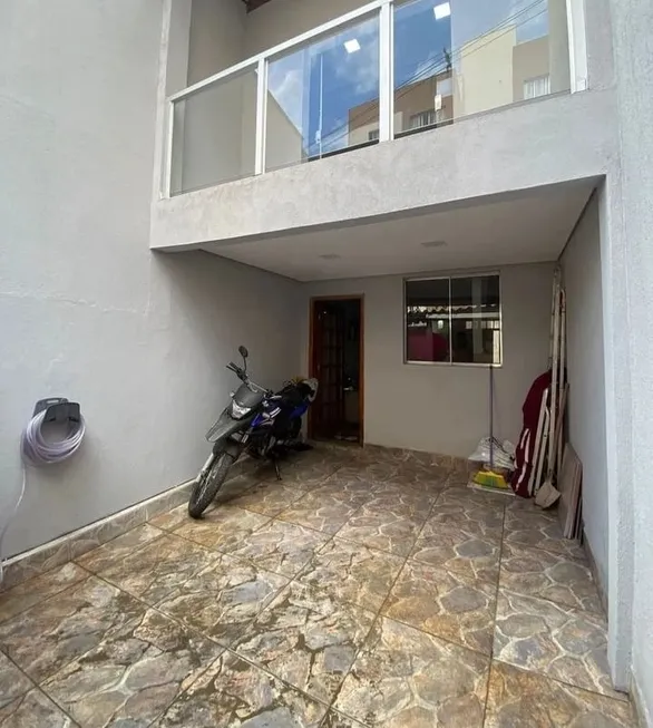 Foto 1 de Casa com 2 Quartos à venda, 65m² em Juliana, Belo Horizonte