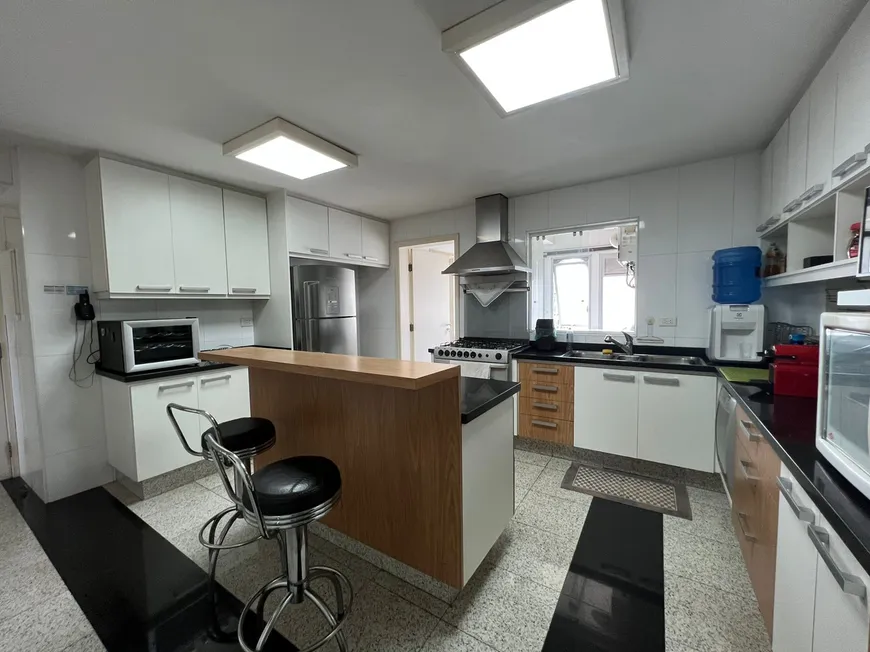 Foto 1 de Apartamento com 4 Quartos à venda, 170m² em Morro dos Ingleses, São Paulo