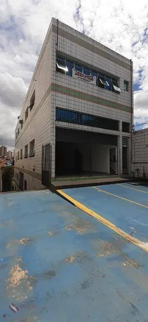 Foto 1 de Galpão/Depósito/Armazém para venda ou aluguel, 750m² em Vila Guarani, São Paulo