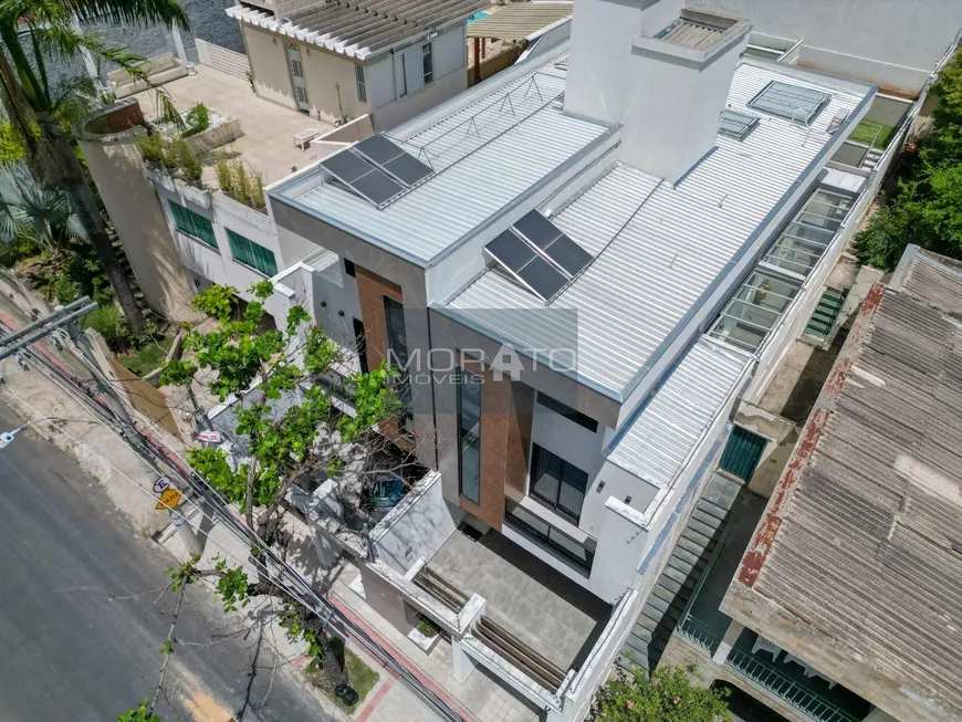 Foto 1 de Casa com 3 Quartos à venda, 187m² em Santa Rosa, Belo Horizonte