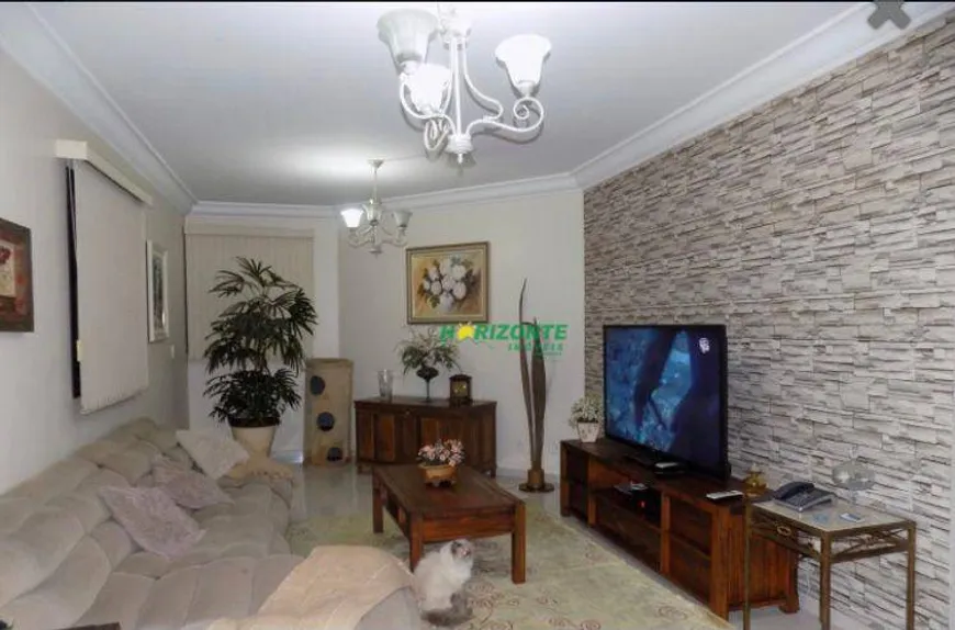 Foto 1 de Apartamento com 4 Quartos à venda, 195m² em Jardim Pereira do Amparo, Jacareí