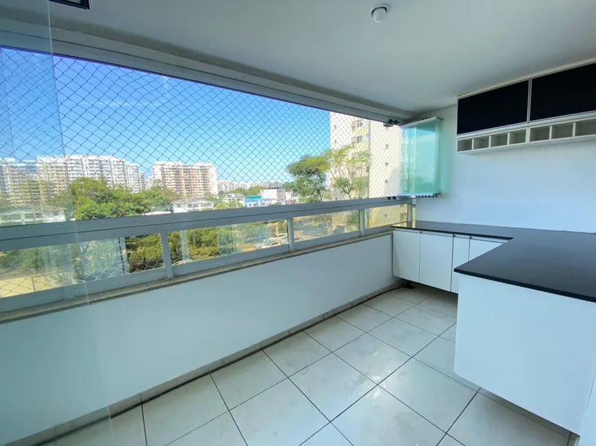 Foto 1 de Apartamento com 3 Quartos à venda, 77m² em Jacarepaguá, Rio de Janeiro