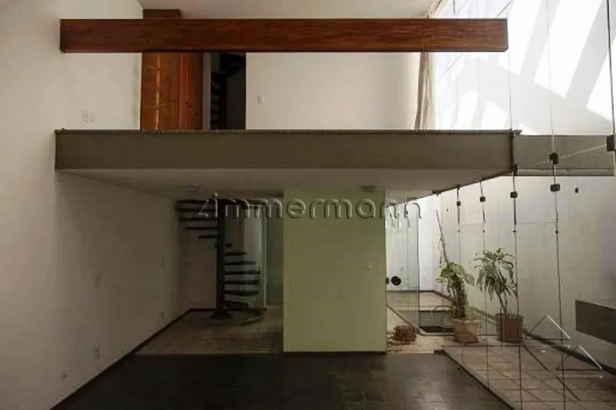 Foto 1 de Casa com 4 Quartos à venda, 200m² em Moema, São Paulo