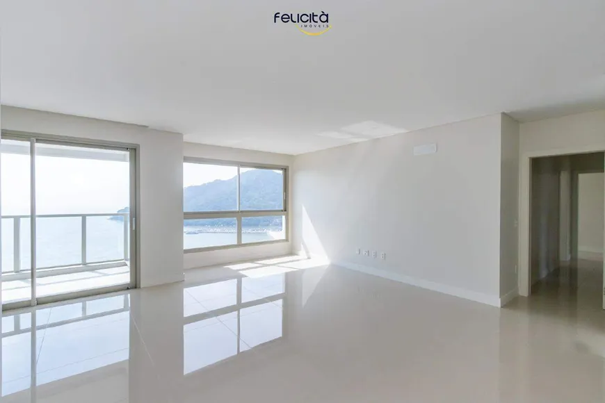 Foto 1 de Apartamento com 4 Quartos à venda, 160m² em Barra Sul, Balneário Camboriú