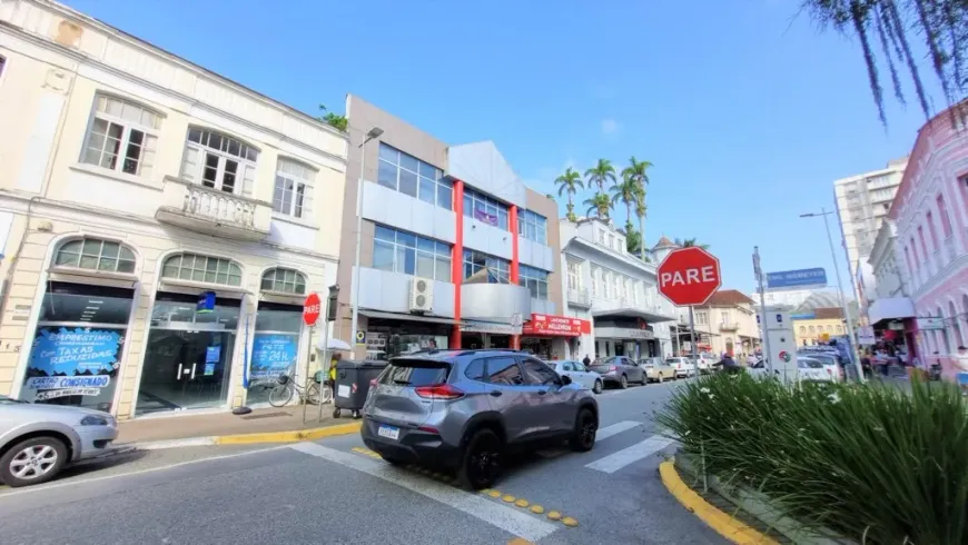 Foto 1 de Sala Comercial para alugar, 32m² em Centro, Joinville