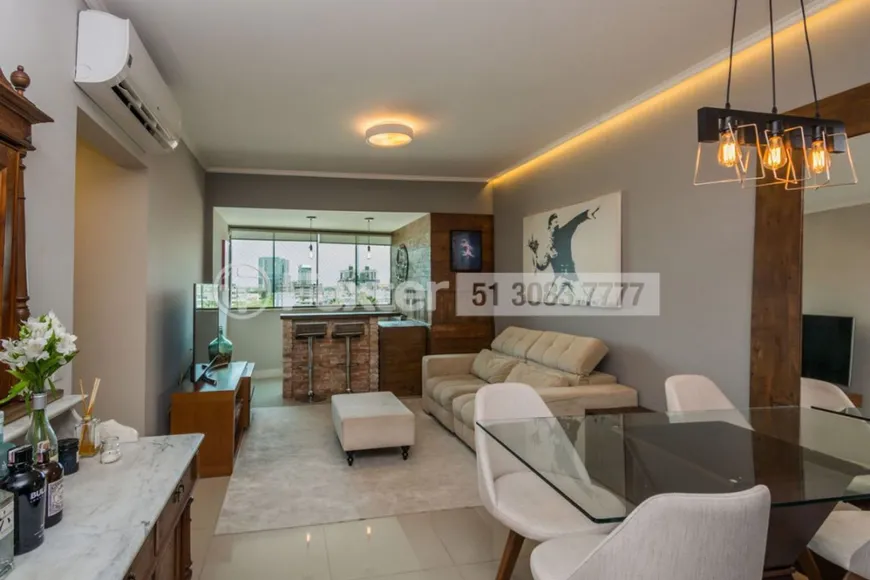Foto 1 de Apartamento com 2 Quartos à venda, 80m² em Menino Deus, Porto Alegre