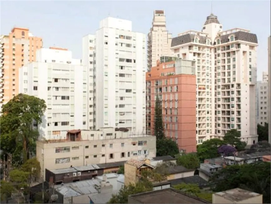 Foto 1 de Apartamento com 2 Quartos à venda, 70m² em Itaim Bibi, São Paulo