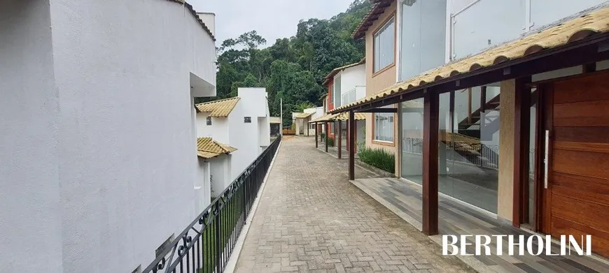 Foto 1 de Casa de Condomínio com 2 Quartos à venda, 100m² em Penedo, Itatiaia