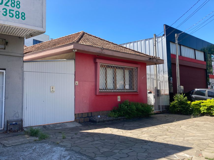 Foto 1 de Casa com 3 Quartos para alugar, 160m² em São João, Porto Alegre