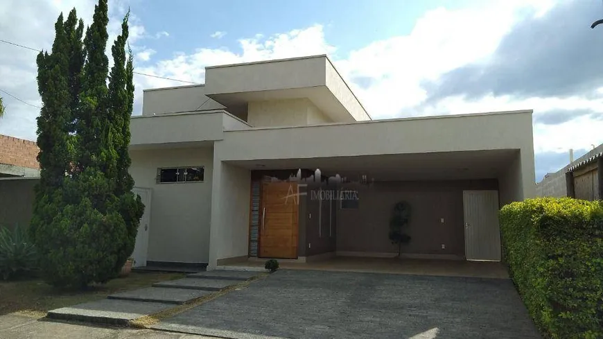 Foto 1 de Casa com 3 Quartos à venda, 201m² em Jardim dos Estados, Taubaté