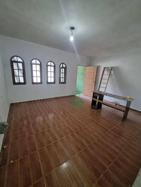 Foto 1 de Casa com 3 Quartos para alugar, 130m² em Cidade Martins, Guarulhos