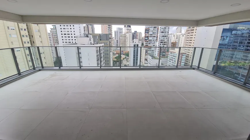 Foto 1 de Apartamento com 4 Quartos à venda, 246m² em Itaim Bibi, São Paulo