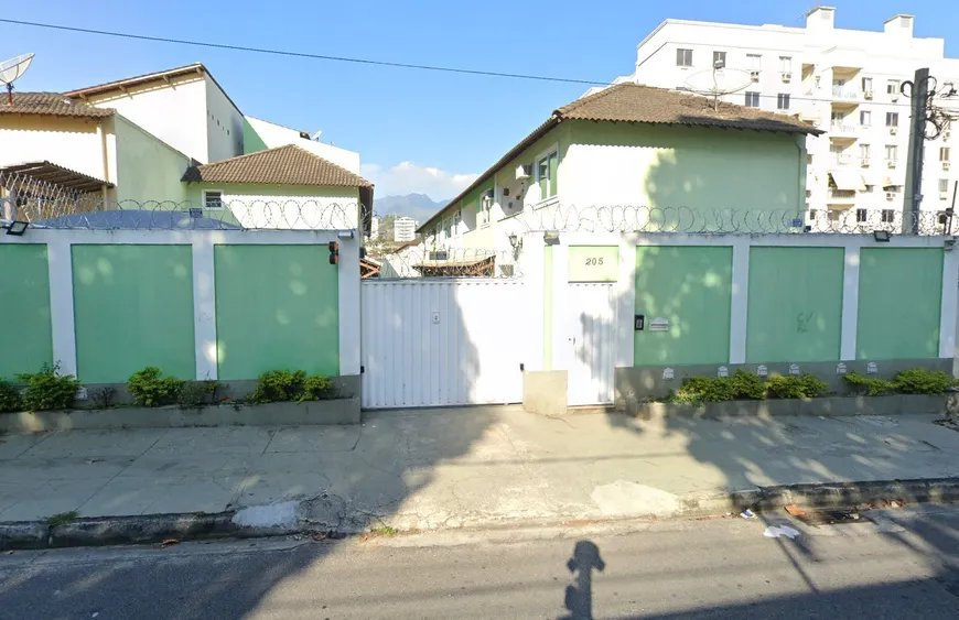 Foto 1 de Casa de Condomínio com 2 Quartos para alugar, 80m² em Taquara, Rio de Janeiro