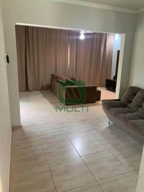 Foto 1 de Casa com 3 Quartos à venda, 220m² em Taiaman, Uberlândia