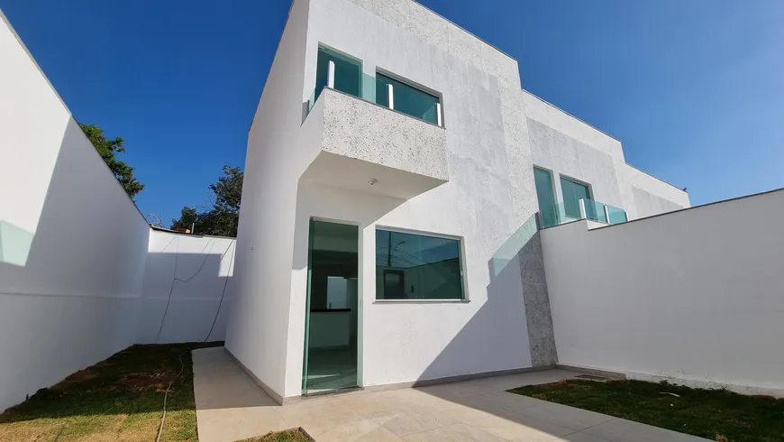 Foto 1 de Casa com 2 Quartos à venda, 62m² em Serra Dourada, Vespasiano