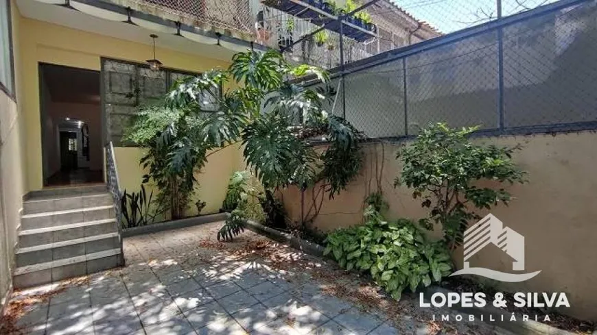 Foto 1 de Sobrado com 3 Quartos à venda, 180m² em Jardim Brasil, São Paulo