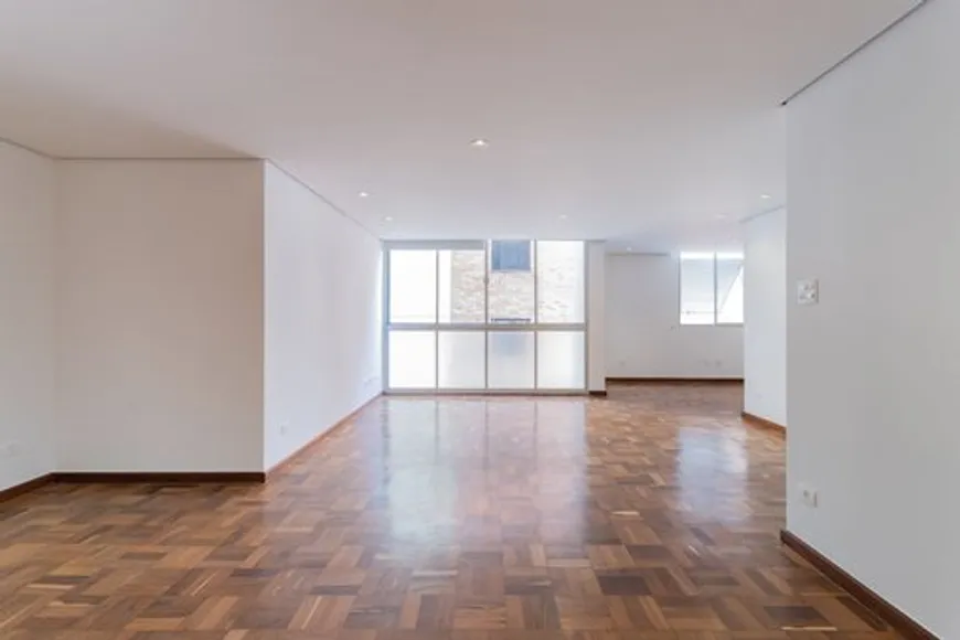 Foto 1 de Apartamento com 3 Quartos à venda, 136m² em Itaim Bibi, São Paulo