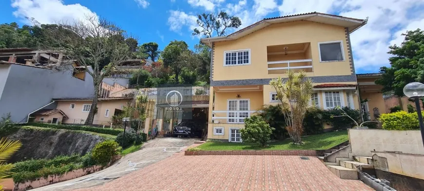 Foto 1 de Casa com 5 Quartos à venda, 360m² em Pimenteiras, Teresópolis