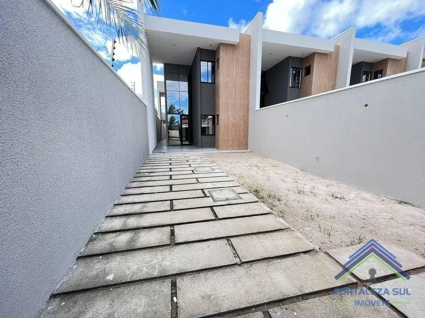 Foto 1 de Casa com 4 Quartos à venda, 151m² em Centro, Eusébio