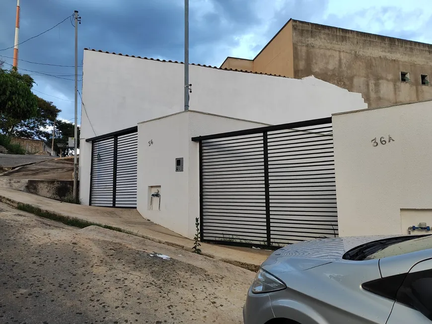 Foto 1 de Casa com 2 Quartos à venda, 76m² em Belo Vale, São José da Lapa