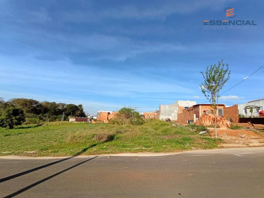 Foto 1 de Lote/Terreno à venda, 250m² em Parque Residencial Vinte e Quatro de Maio, Botucatu