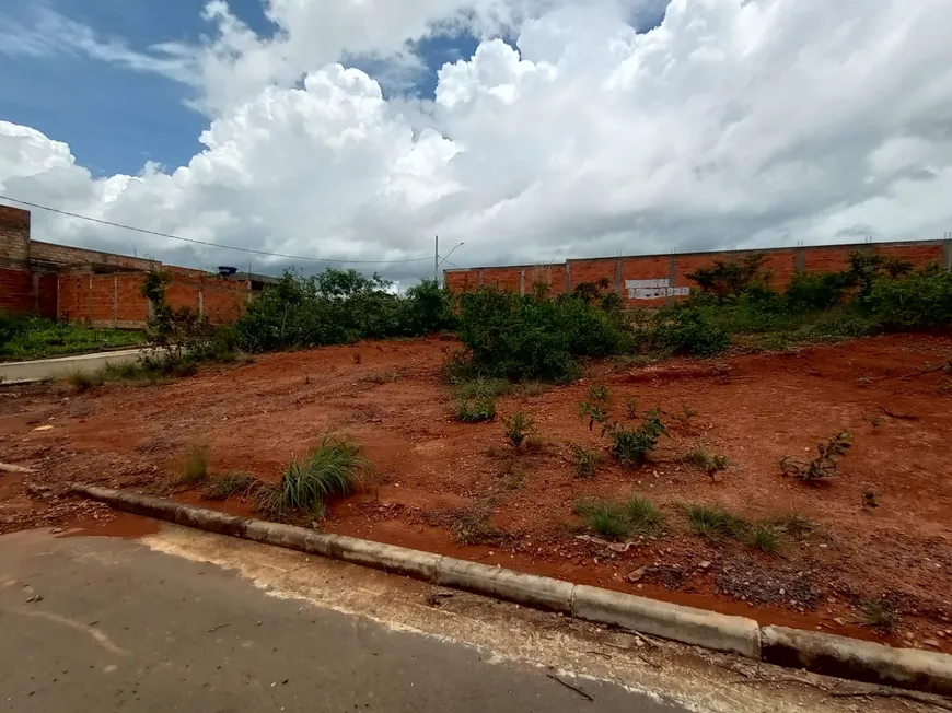 Foto 1 de Lote/Terreno à venda em Guarujá, Montes Claros