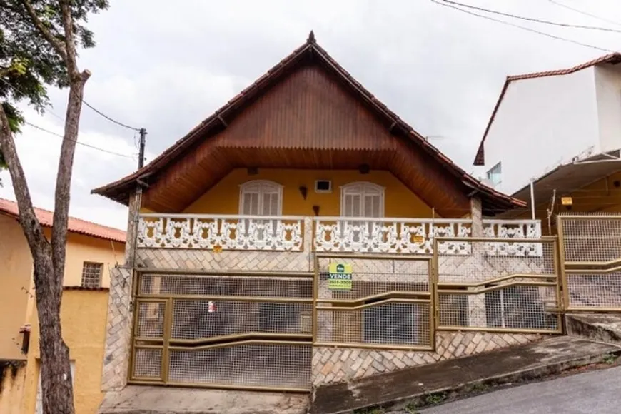 Foto 1 de Casa com 5 Quartos à venda, 420m² em Planalto, Belo Horizonte