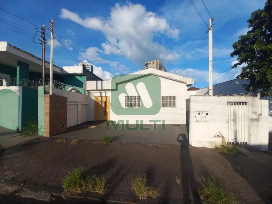 Foto 1 de Casa com 3 Quartos para alugar, 110m² em Martins, Uberlândia