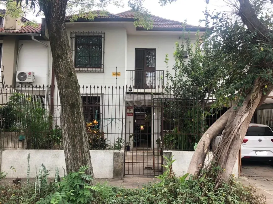 Foto 1 de Casa com 4 Quartos à venda, 336m² em Azenha, Porto Alegre