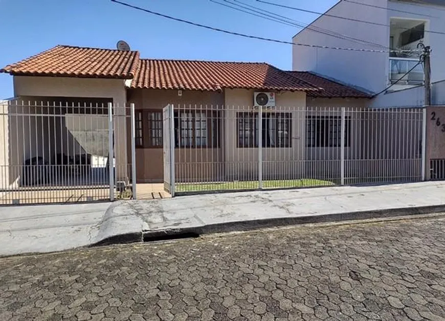 Foto 1 de Casa com 3 Quartos à venda, 368m² em Morada da Colina, Volta Redonda