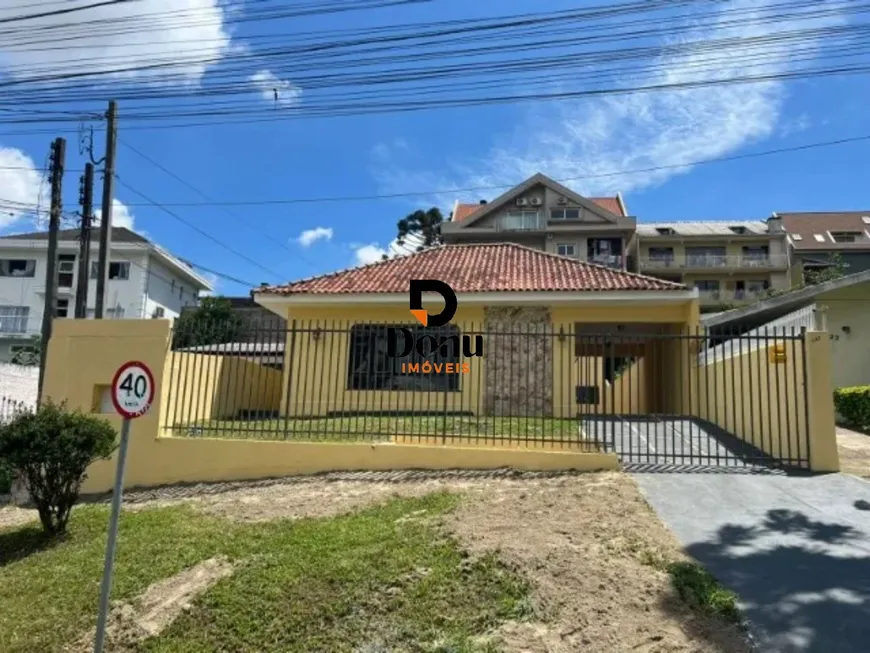 Foto 1 de Sobrado com 6 Quartos para alugar, 280m² em Guabirotuba, Curitiba